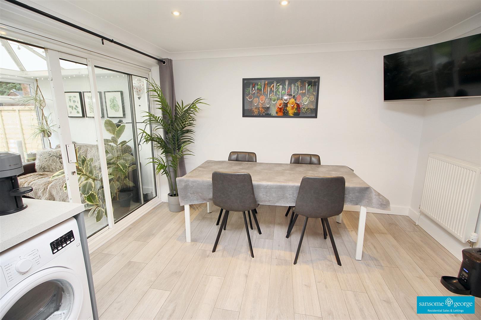 Tadcroft Walk, Calcot, Reading